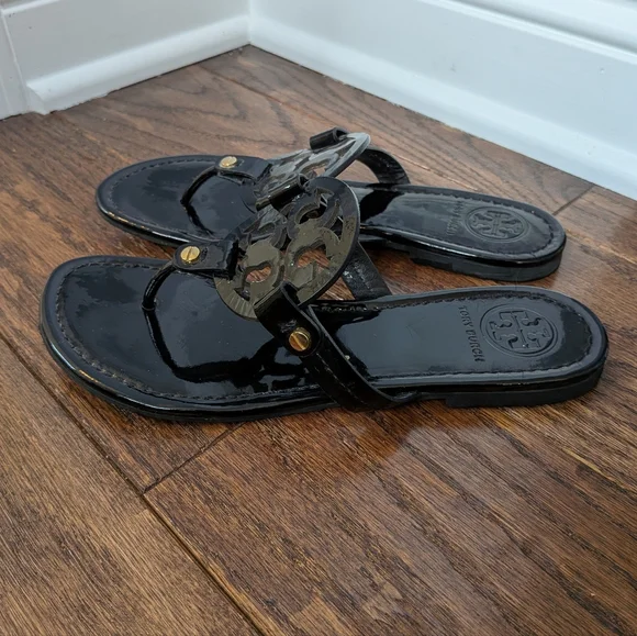 Tory Burch Women's Black Patent Leather Miller Sandals Size 7 - Picture 3 of 10